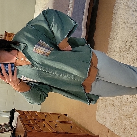 Shacket - Picture 7 of 8